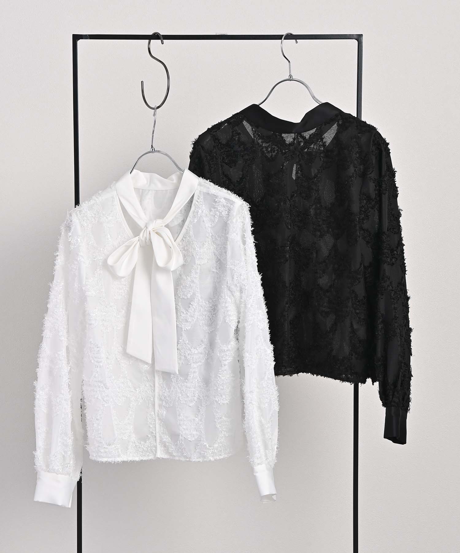 カベサロッソ✴︎ ジャガードタックスリーブブラウス✴︎ ホワイト COLOR,WHITE | CAVEZA ROSSO