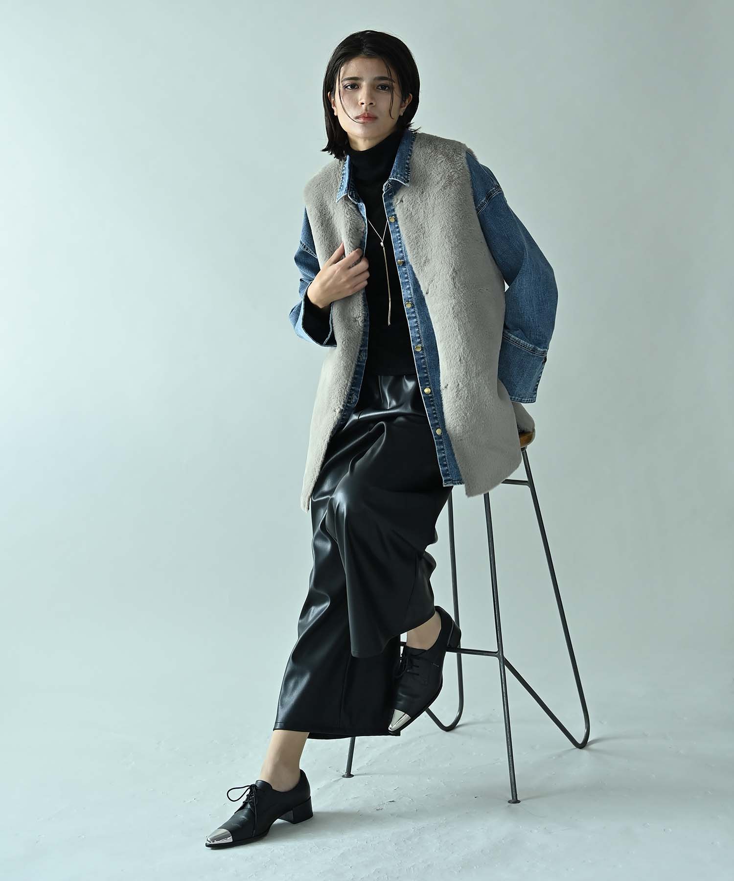 リバーシブルフェイクムートンミドルジレ tops RAW FUDGE