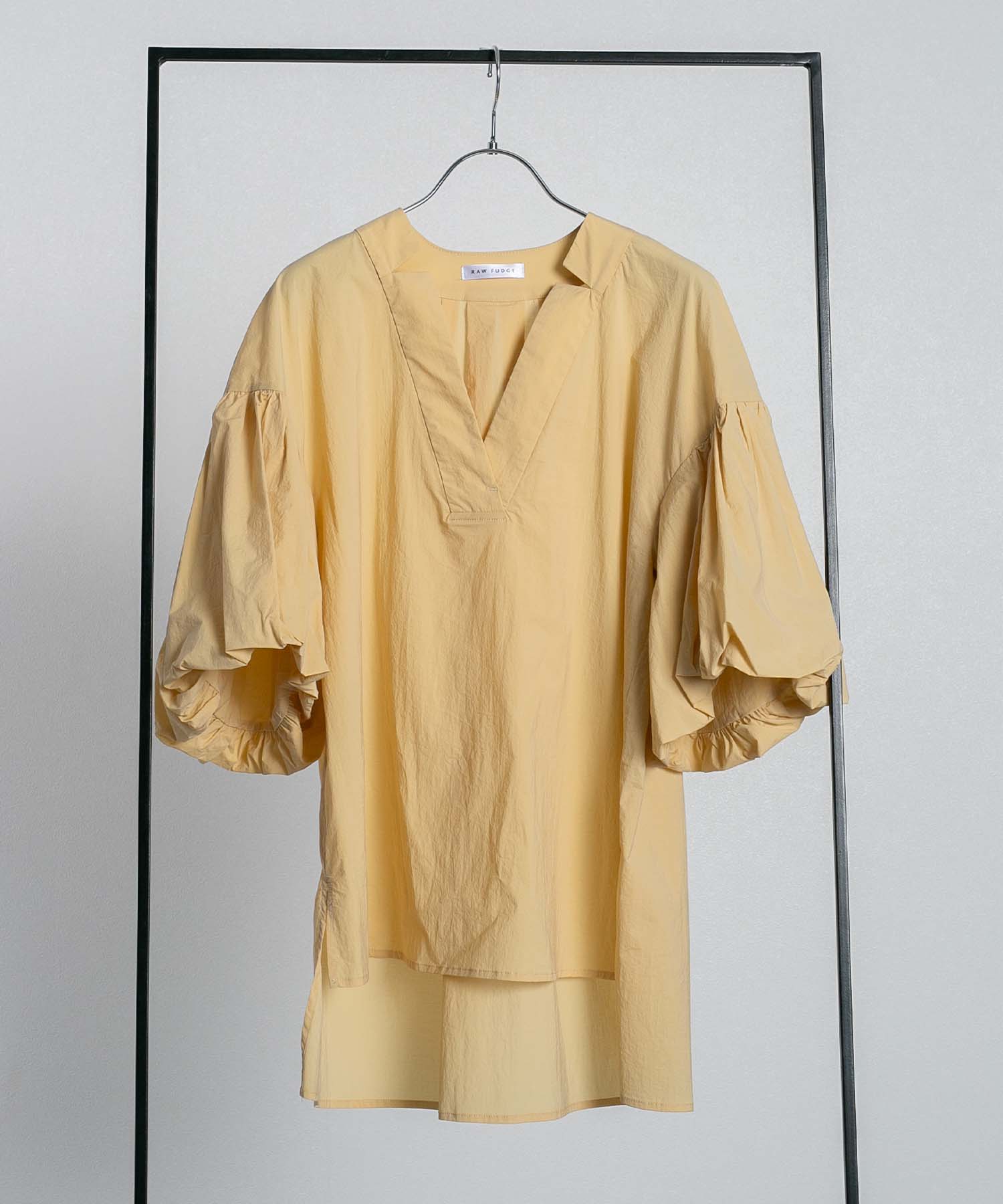 Vネックバルーンスリーブブラウス シャツ・ブラウス RAW FUDGE