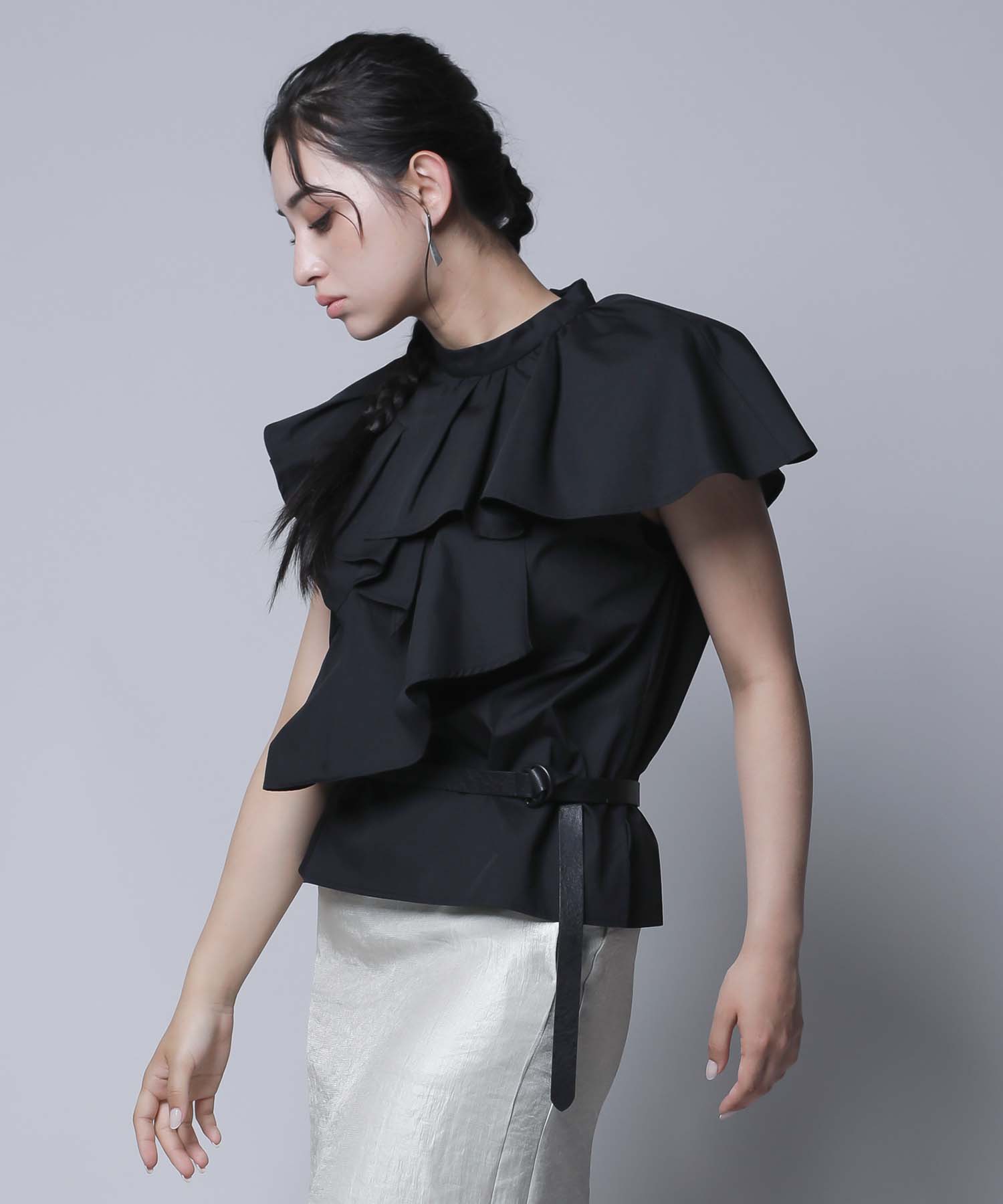 アシメケープフリルブラウス シャツ・ブラウス RAW FUDGE