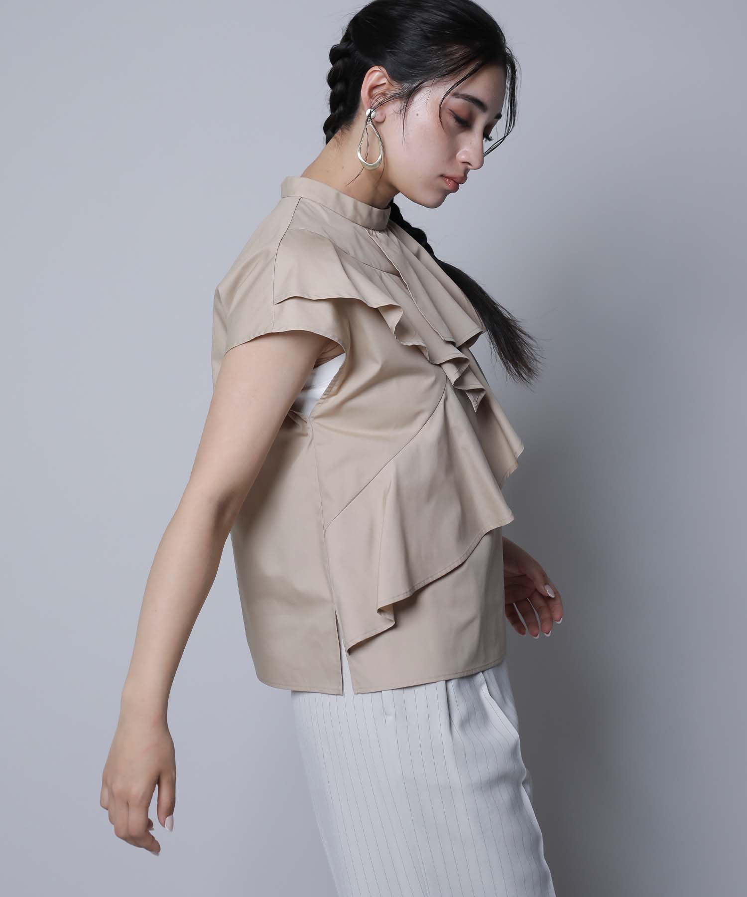 アシメケープフリルブラウス シャツ・ブラウス RAW FUDGE