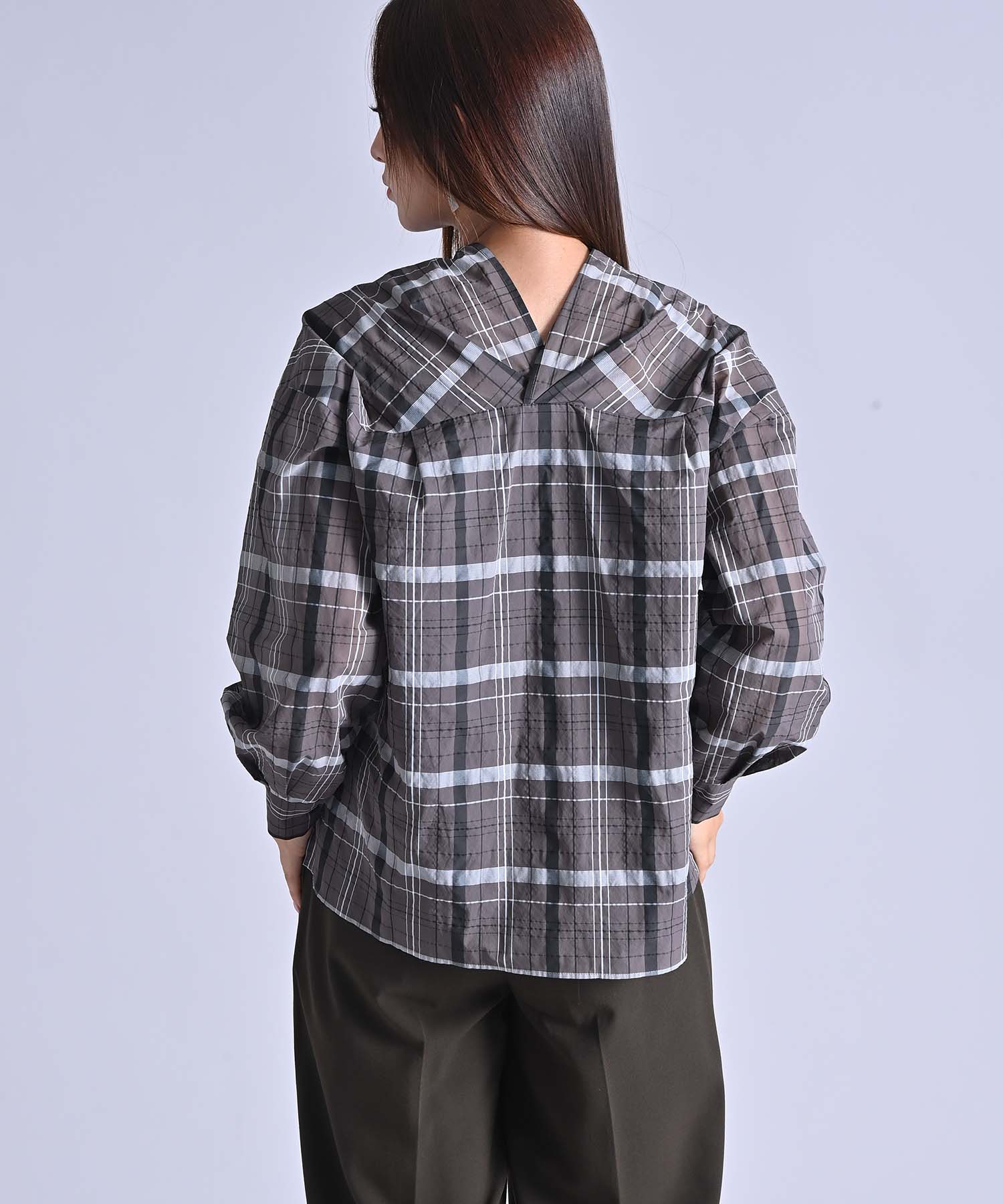 フロントフリルVネックブラウス シャツ・ブラウス RAW FUDGE