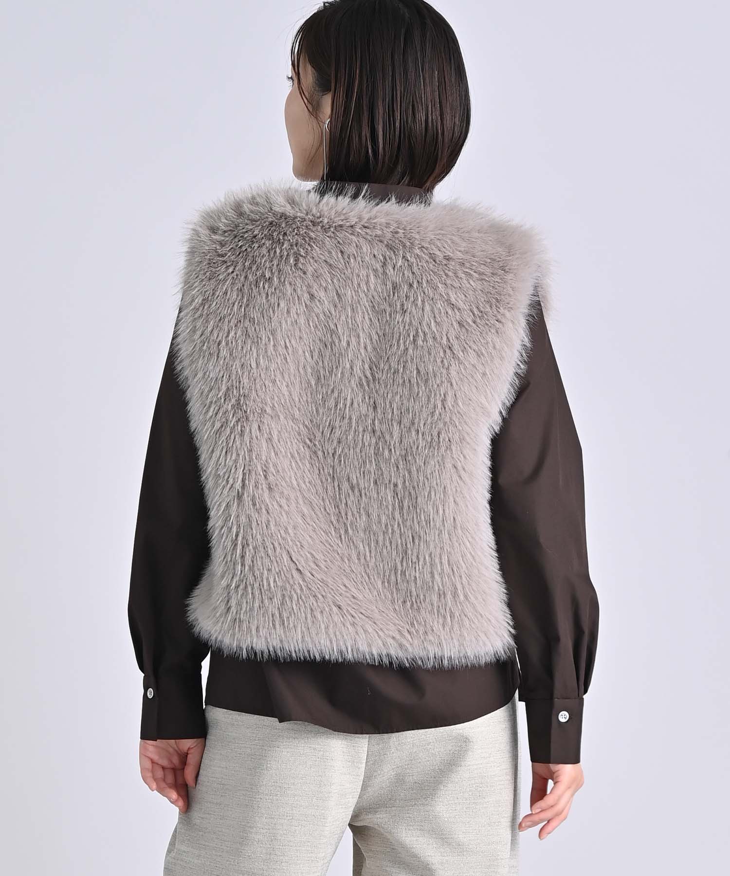 フェイクフォックスファーショートベスト outer RAW FUDGE