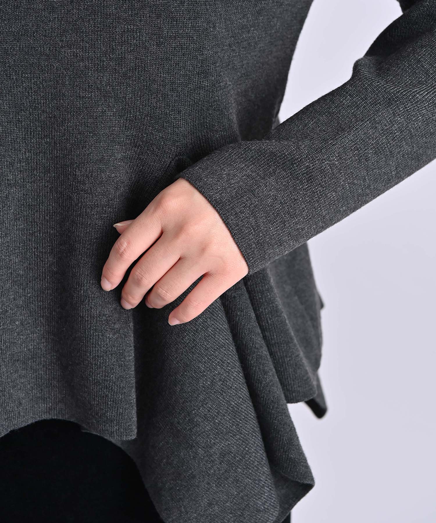 ペプラムデザインプルオーバー ニット RAW FUDGE