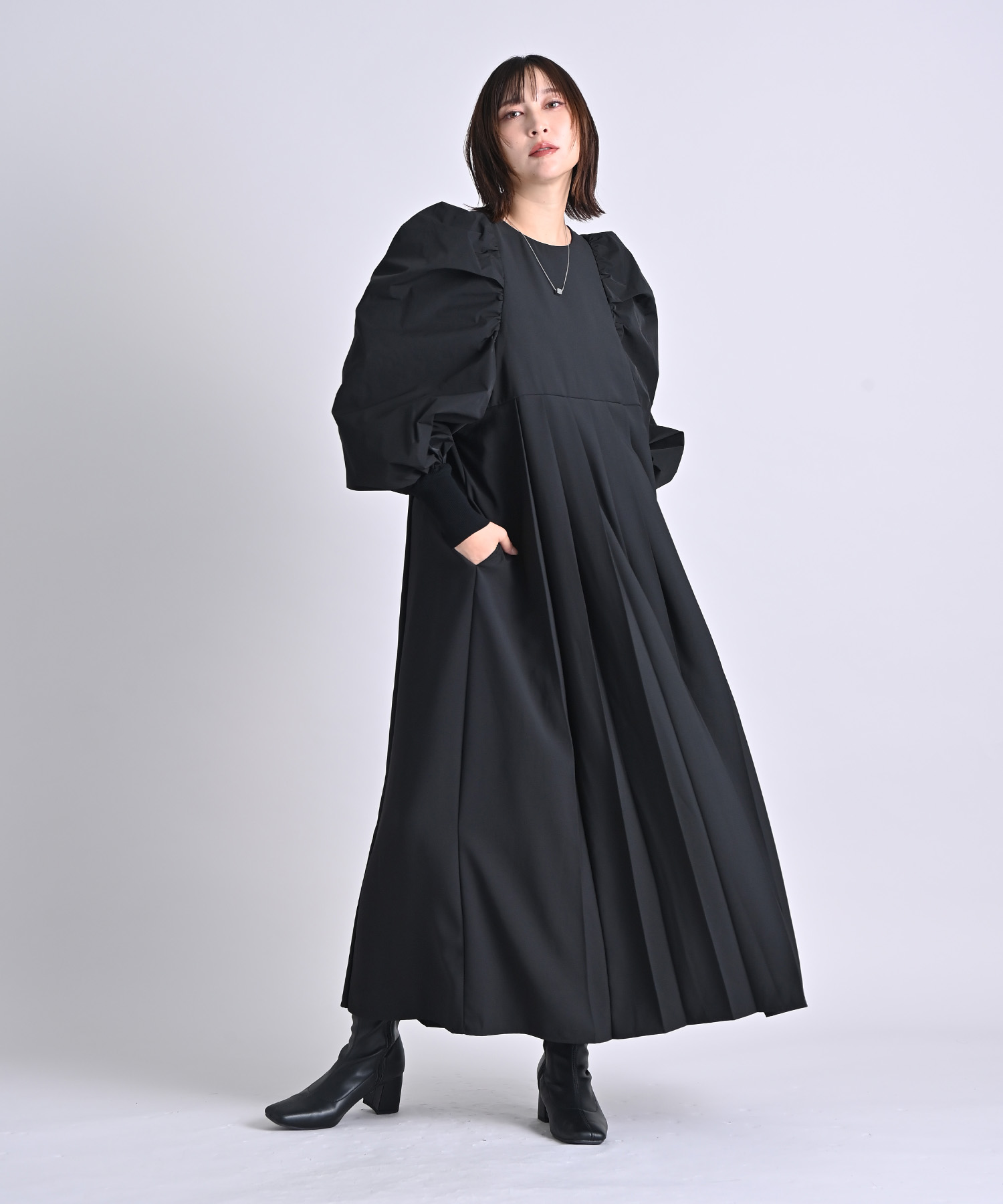 スリーブコンシャスプリーツワンピース onepiece RAW FUDGE